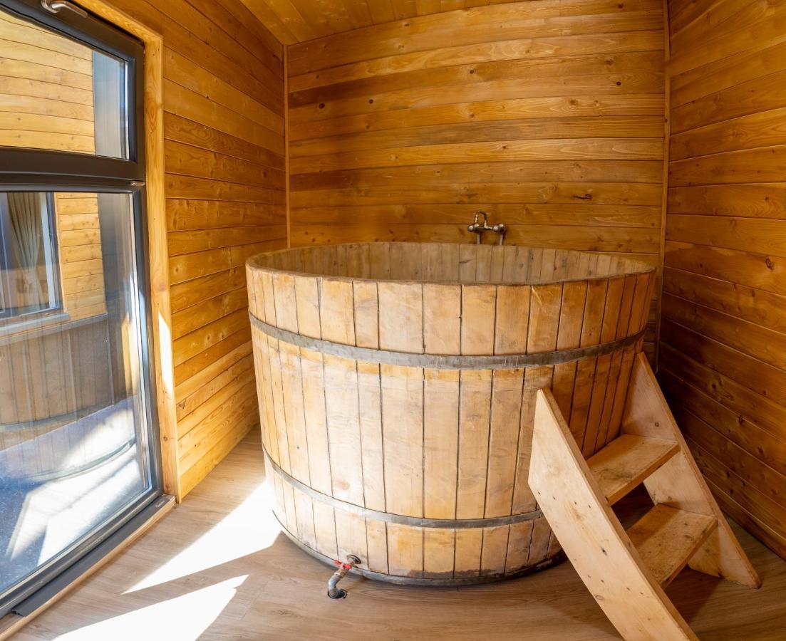 Casa Izvorul Negru Moisei Bed & Breakfast Екстериор снимка
