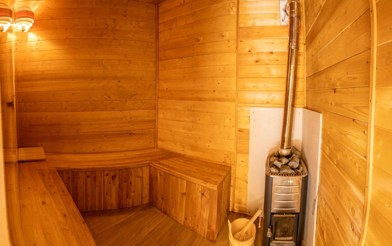 Casa Izvorul Negru Moisei Bed & Breakfast Екстериор снимка
