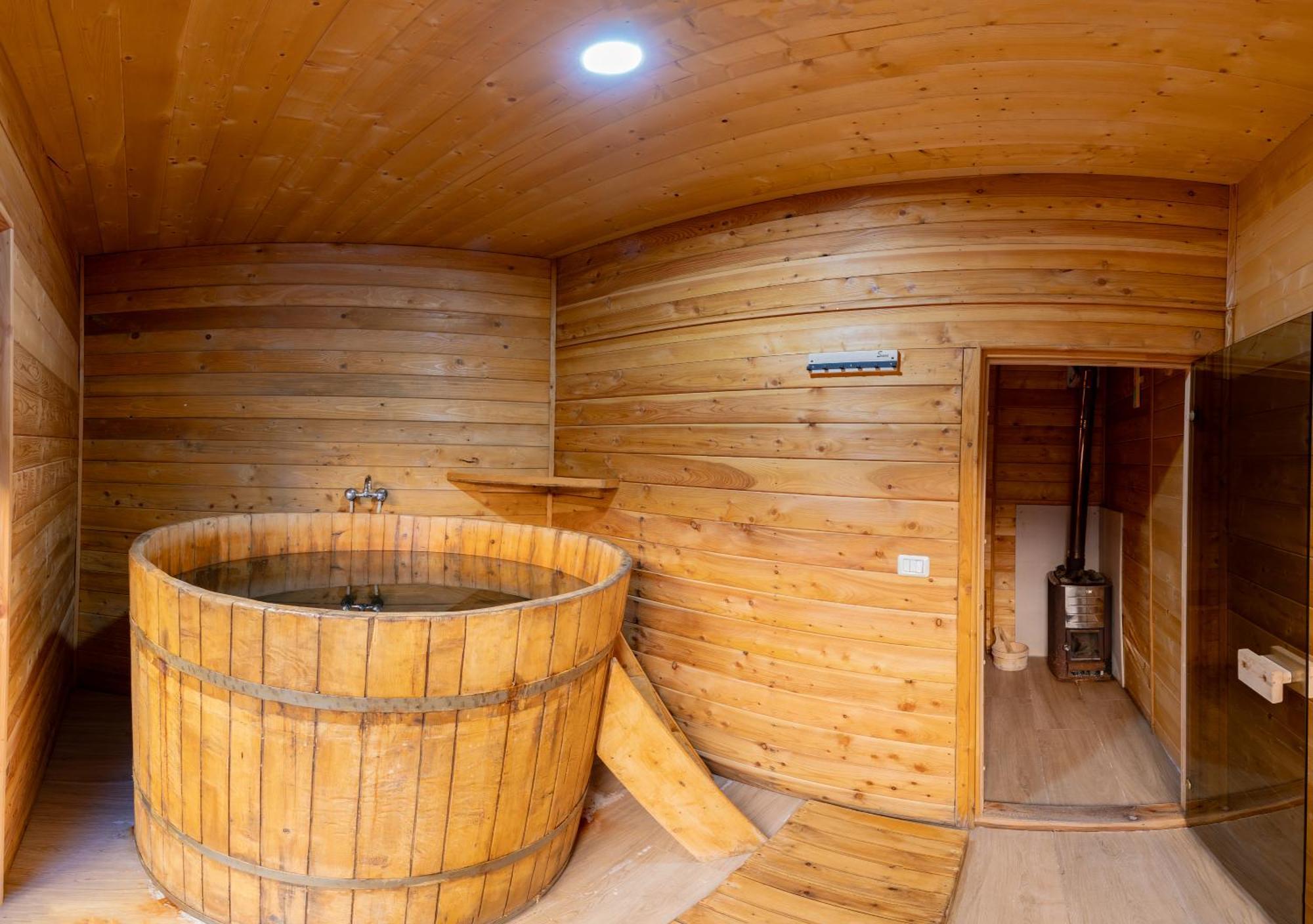 Casa Izvorul Negru Moisei Bed & Breakfast Екстериор снимка