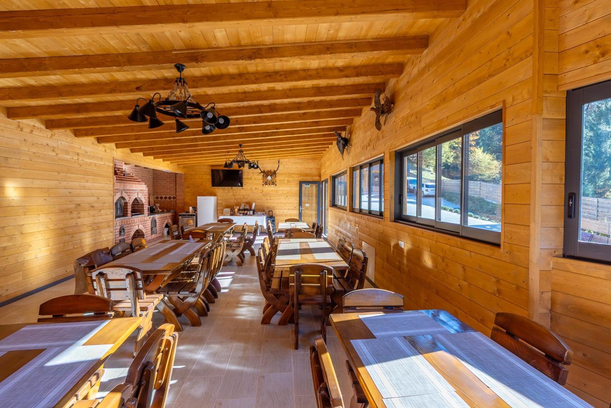 Casa Izvorul Negru Moisei Bed & Breakfast Екстериор снимка